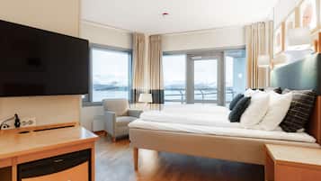 Superior Room, 1 King Bed, Balcony | Desk, free WiFi, bed sheets