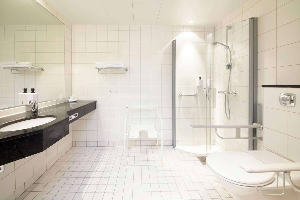 double or twin room | 1 bedroom, desk, free wifi, bed sheets