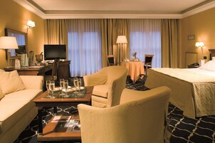 Biancheria da letto di alta qualità, copriletto in piuma, minibar