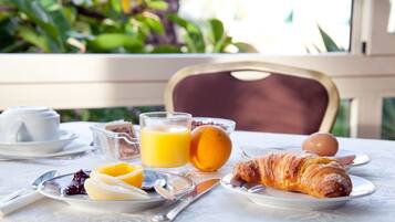 Daily buffet breakfast for a fee