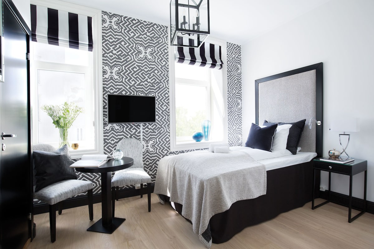 1 bedroom, hypo-allergenic bedding, individually decorated