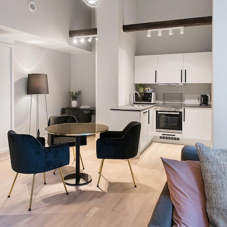 Apartment, 1 Bedroom | Private kitchen | Fridge, microwave, stovetop, coffee/tea maker. Frogner House - Bygdøy Allé