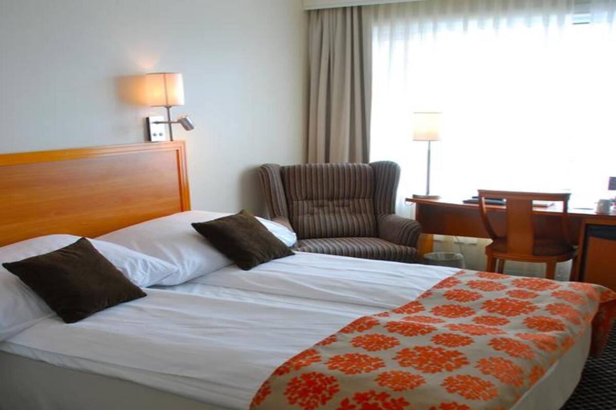 Ferros/tábuas de passar roupa, Wi-Fi de cortesia, roupa de cama