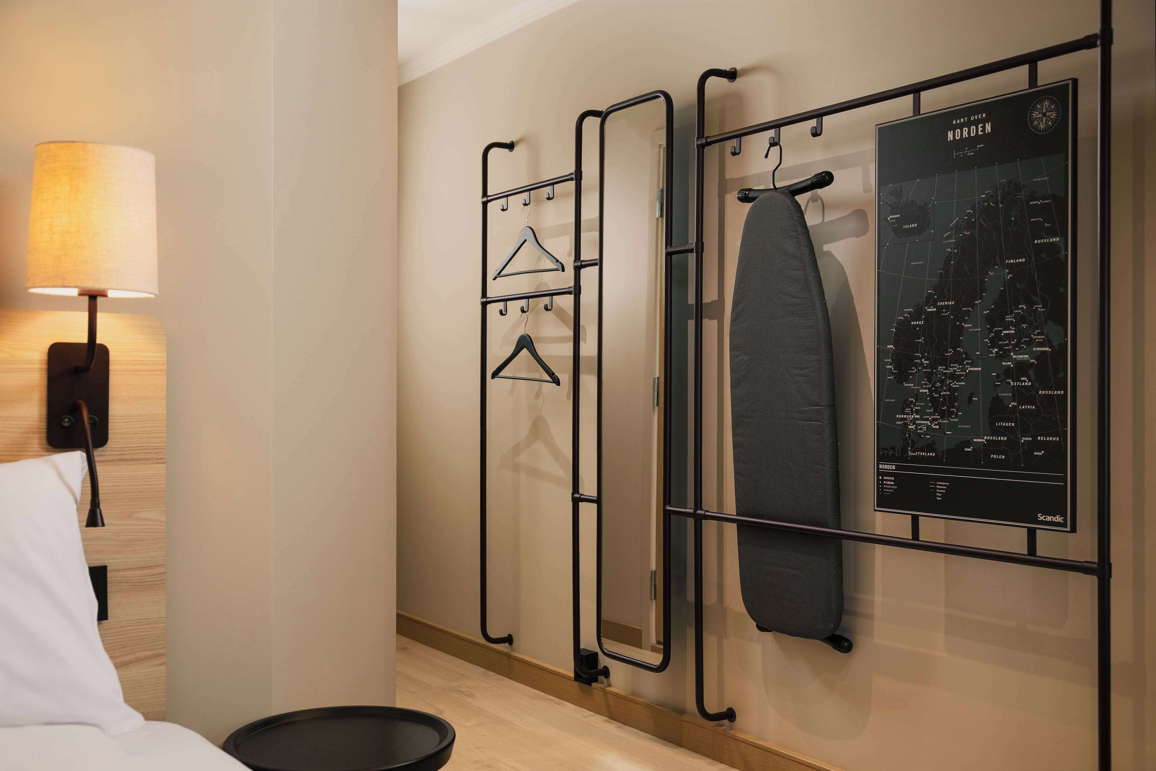 single room | iron/ironing board, free wifi, bed sheets, wheelchair access