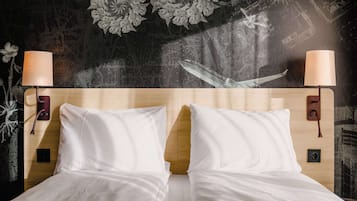 Room, 1 Queen Bed | Iron/ironing board, free WiFi, bed sheets, wheelchair access