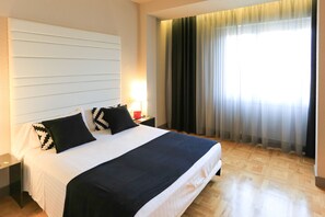 Minibar, in-room safe, desk, free WiFi