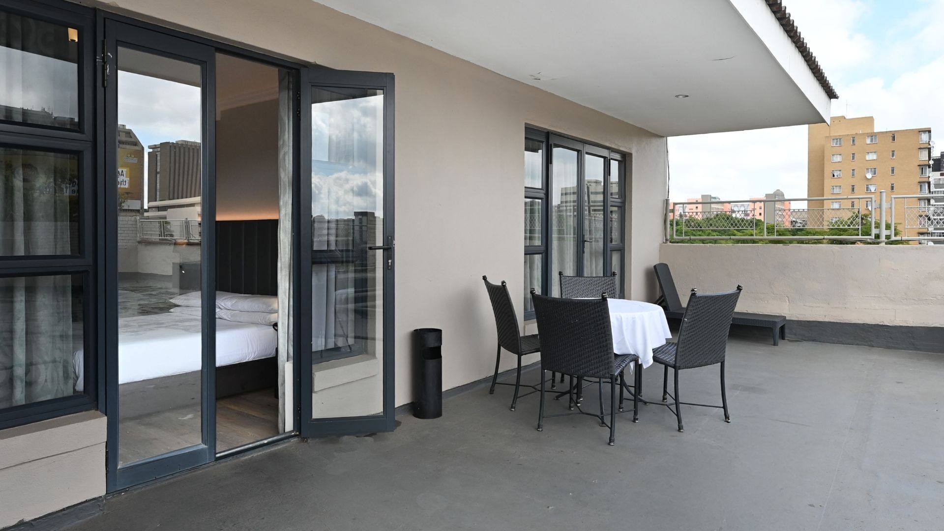 executive room | terrace/patio