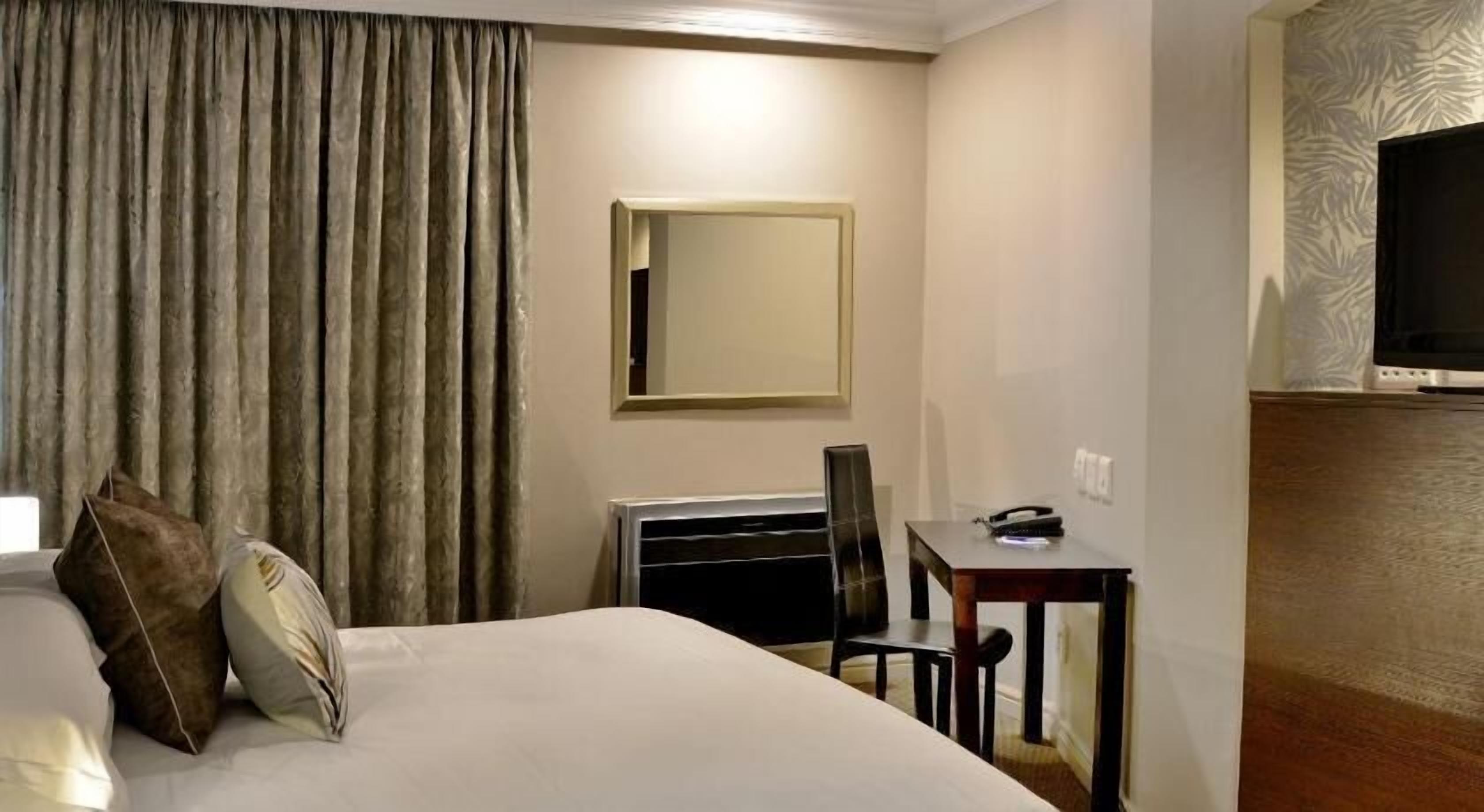 Premium bedding, down duvets, in-room safe, individually furnished