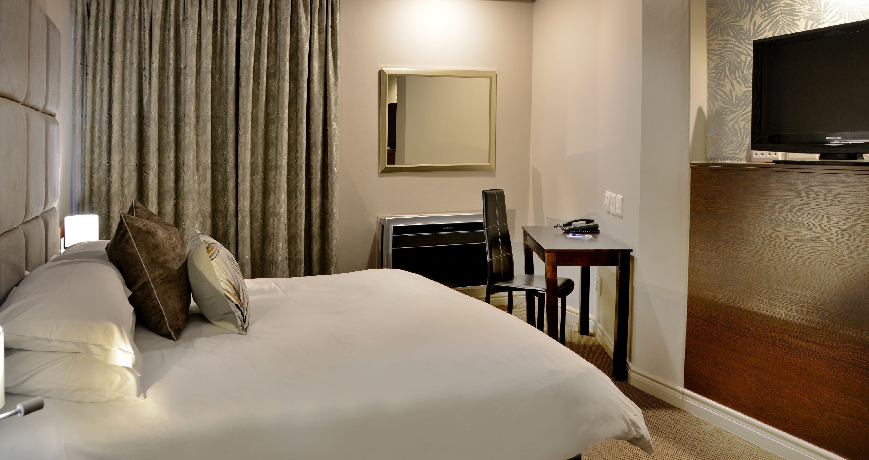 Premium bedding, down duvets, in-room safe, individually furnished