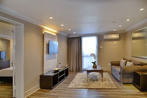 1 Schlafzimmer, hochwertige Bettwaren, Daunenbettdecken, Zimmersafe