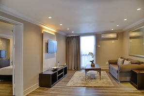 1 Schlafzimmer, hochwertige Bettwaren, Daunenbettdecken, Zimmersafe