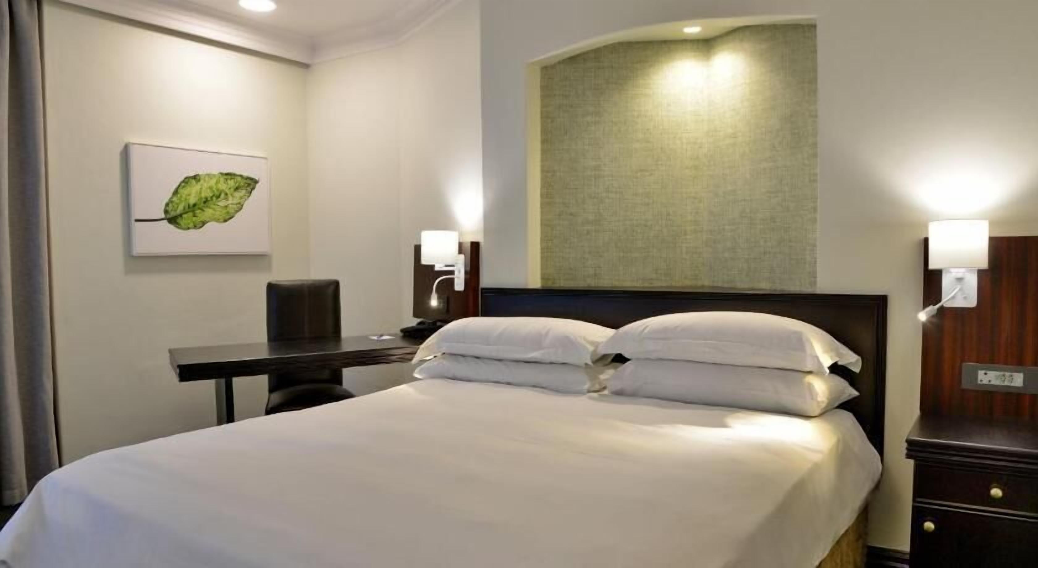 Premium bedding, down duvets, in-room safe, individually furnished