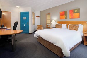 Room, 1 King Bed, Garden View | Premium bedding, down comforters, Select Comfort beds, minibar