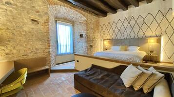 Romantic Studio Suite, Jetted Tub (Castello) | Premium bedding, down comforters, minibar, in-room safe