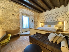 Romantic Studio Suite, Jetted Tub (Castello) | Premium bedding, down comforters, minibar, in-room safe