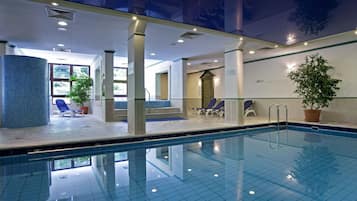 Indoor pool, pool loungers