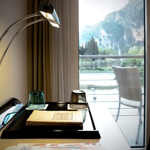 Superior Room (Map) | Hypo-allergenic bedding, minibar, in-room safe, desk