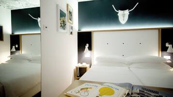 Bicycle Room | Hypoallergeen beddengoed, een minibar, een kluis op de kamer, een bureau