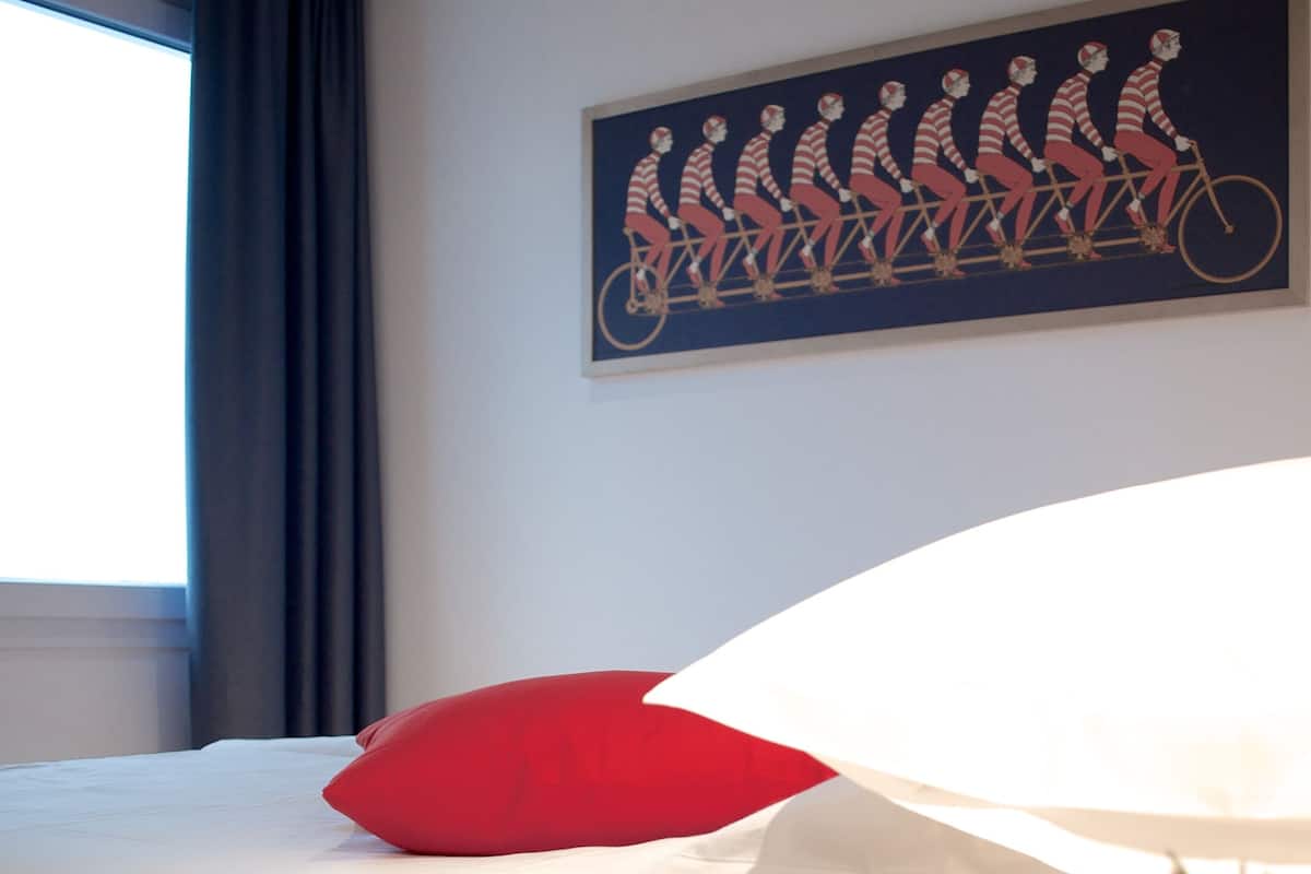 Flexible Room (room change) | Hypo-allergenic bedding, minibar, in-room safe, desk