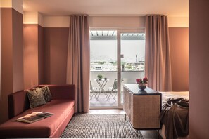 1 bedroom, hypo-allergenic bedding, minibar, in-room safe