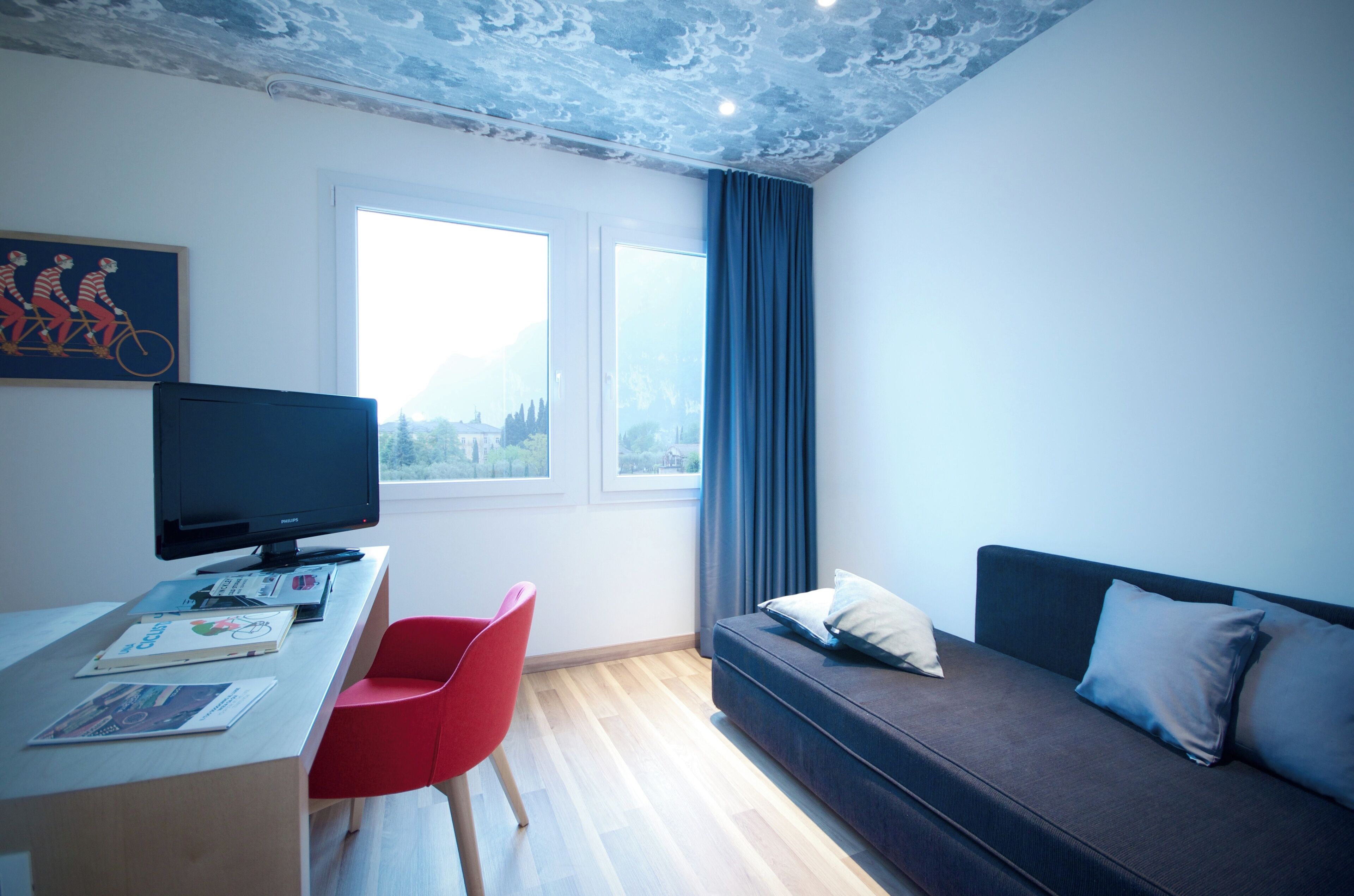 Type/Bicycle Family Room | Hypo-allergenic bedding, minibar, in-room safe, desk