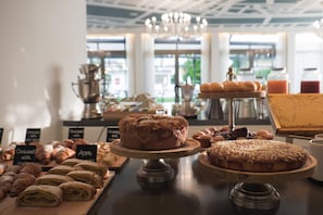 Free daily buffet breakfast