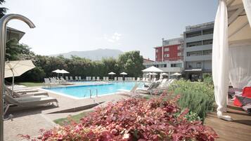 Outdoor pool, sun loungers