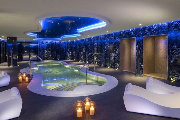 Couples treatment rooms, sauna, hot tub, steam room, Turkish bath