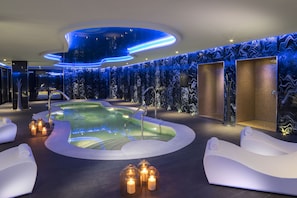 Espace de soins pour les couples, sauna, bain à remous, hammam, hammam