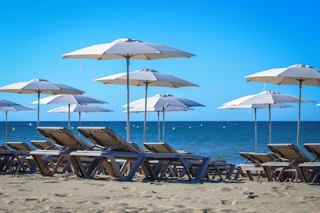 Beach bar. Blaumar Hotel Salou