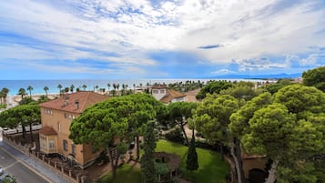 Premium Suite Mediterranea con Terraza, Vista Parcial al Mar (Acceso al Spa) | Vistas desde la habitación
