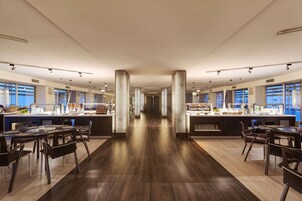 2 ristoranti, aperti a colazione