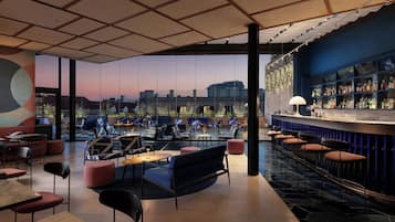 Bar de coquetéis, ao ar livre, aberto todos os dias