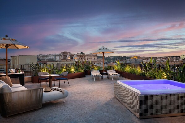 Suite Signature, 1 chambre | Literie hypoallergénique, mini-bar avec articles gratuits