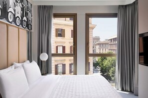Chambre triple Deluxe, 1 très grand lit | Literie hypoallergénique, minibar contenant certains articles gratuits