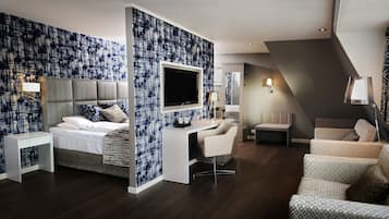 Studio Suite | 1 bedroom, premium bedding, pillow-top beds, desk