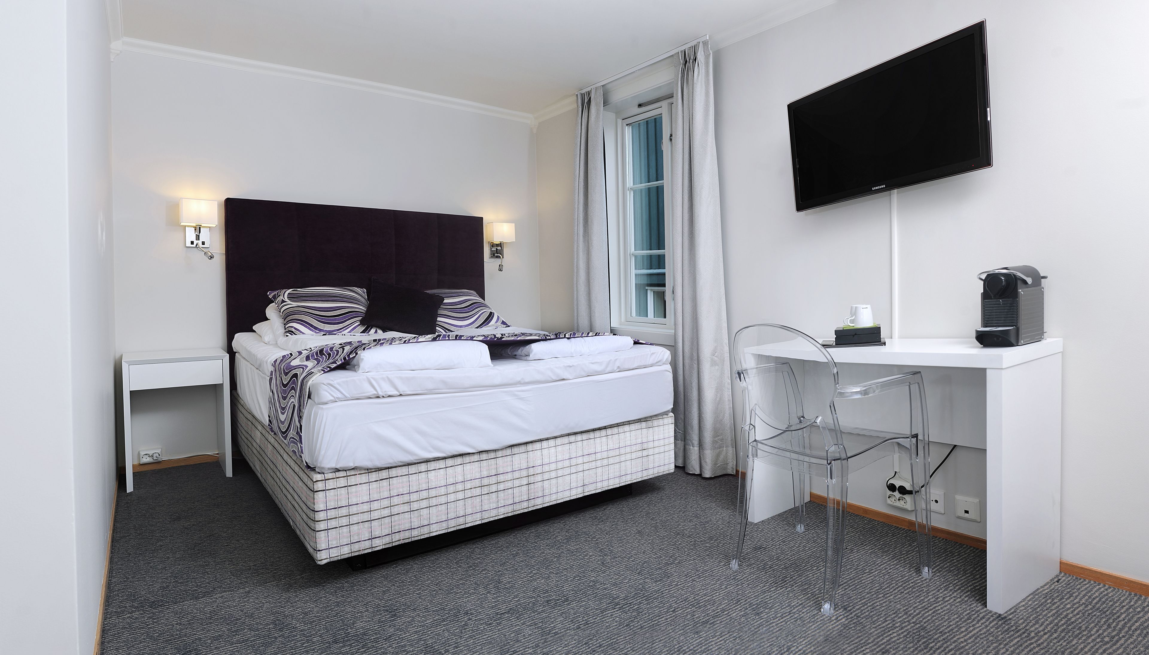 Suite Studio Junior | Literie de qualité supérieure, surmatelas, bureau, chambres insonorisées