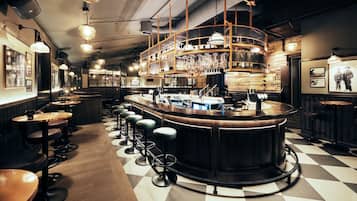 2 barer/lounger, lobbylounge och pub