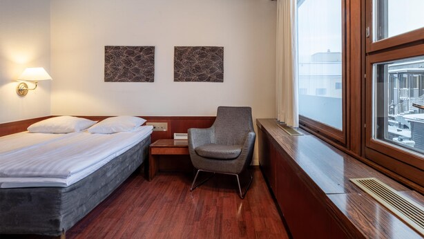 Habitación doble | Escritorio, cunas gratuitas, wifi gratis y ropa de cama