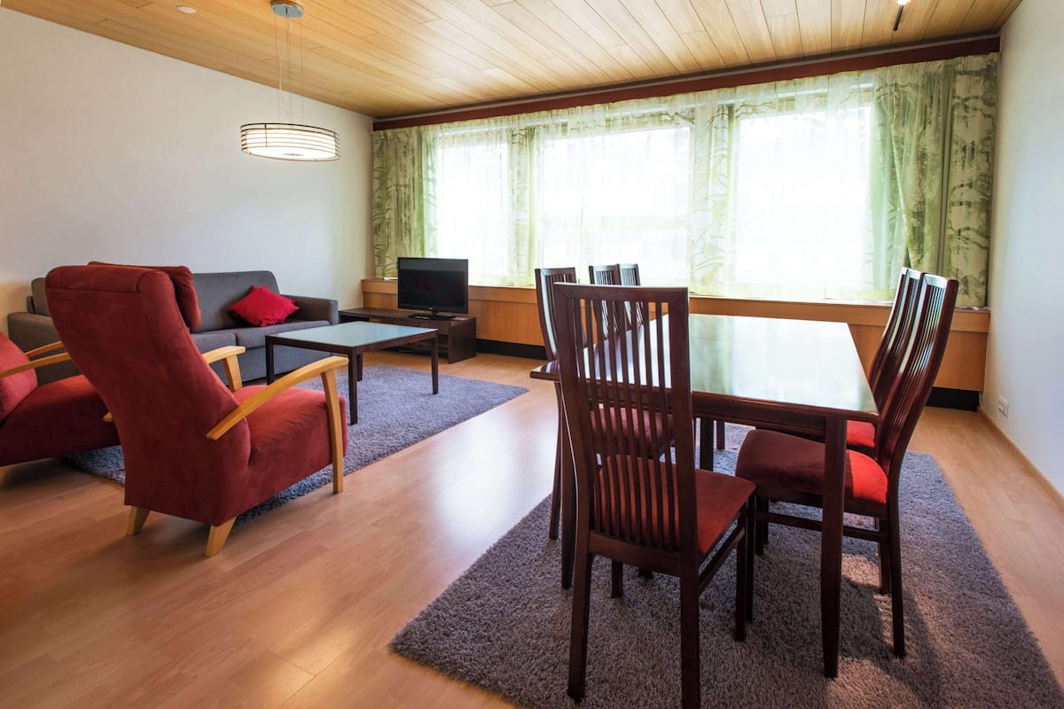 Bureau, lits bébé (gratuits), Wi-Fi gratuit, draps fournis