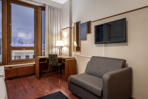 Quarto família | Escrivaninha, berços grátis, Wi-Fi de cortesia, roupa de cama