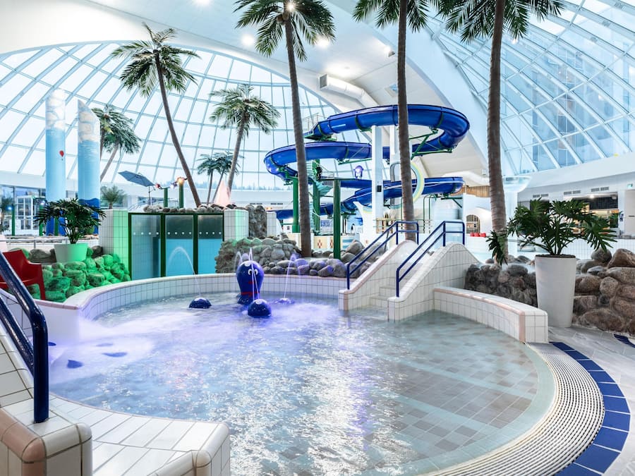 3 indoor pools, outdoor pool