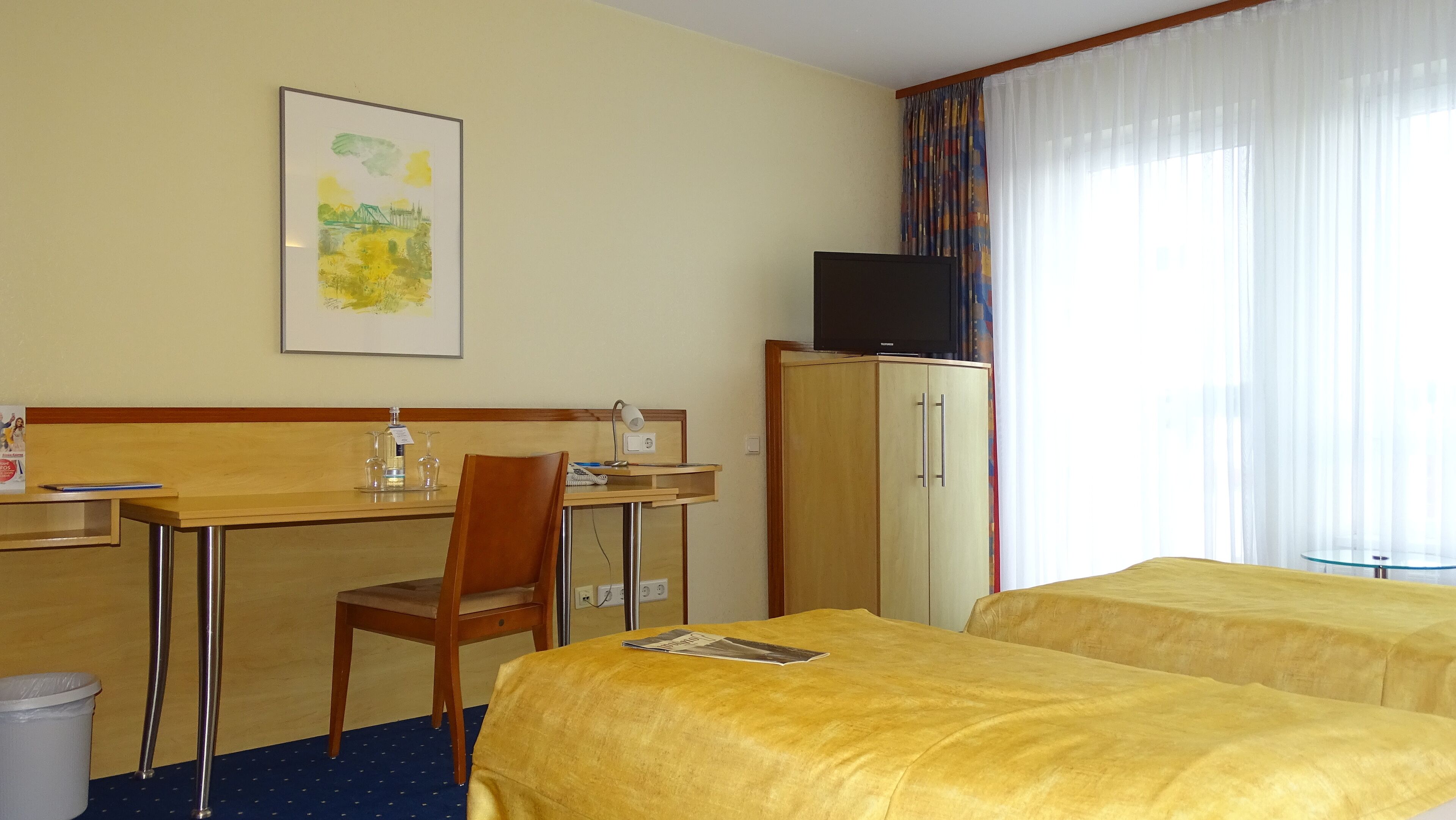 1 bedroom, hypo-allergenic bedding, minibar, in-room safe