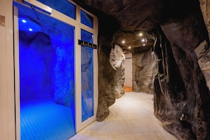 Sauna, Dampfbad, Körperbehandlungen, Warmsteinmassagen