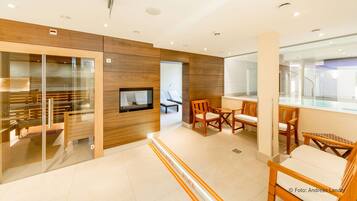 Couples treatment rooms, sauna, hot tub, steam room, body treatments