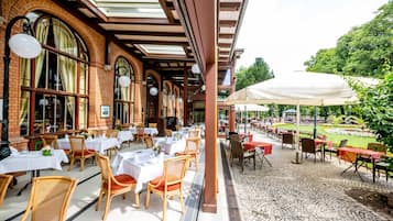 Frühstück, Mittagessen und Abendessen