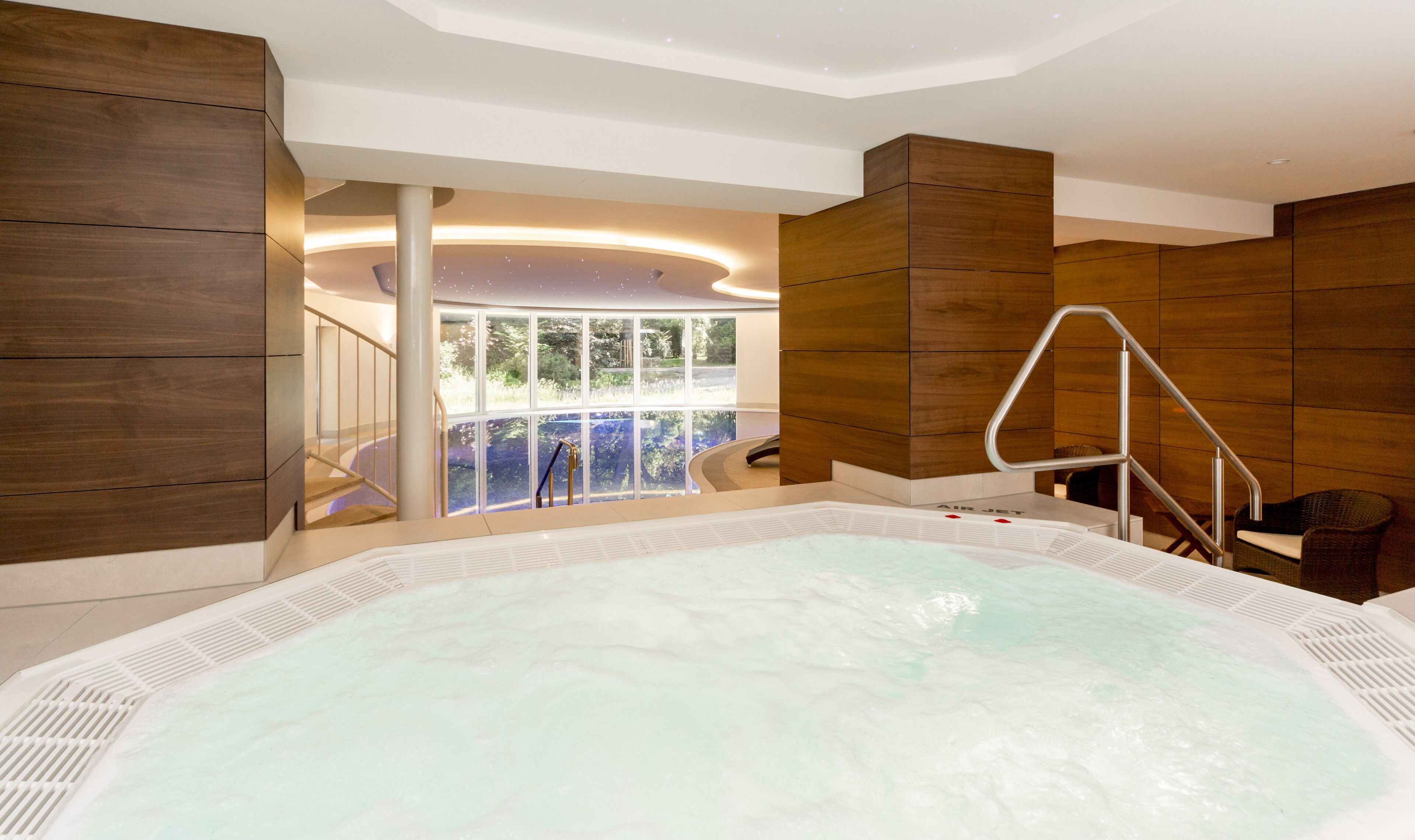 indoor spa tub