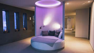 Couples treatment rooms, sauna, steam room, body treatments