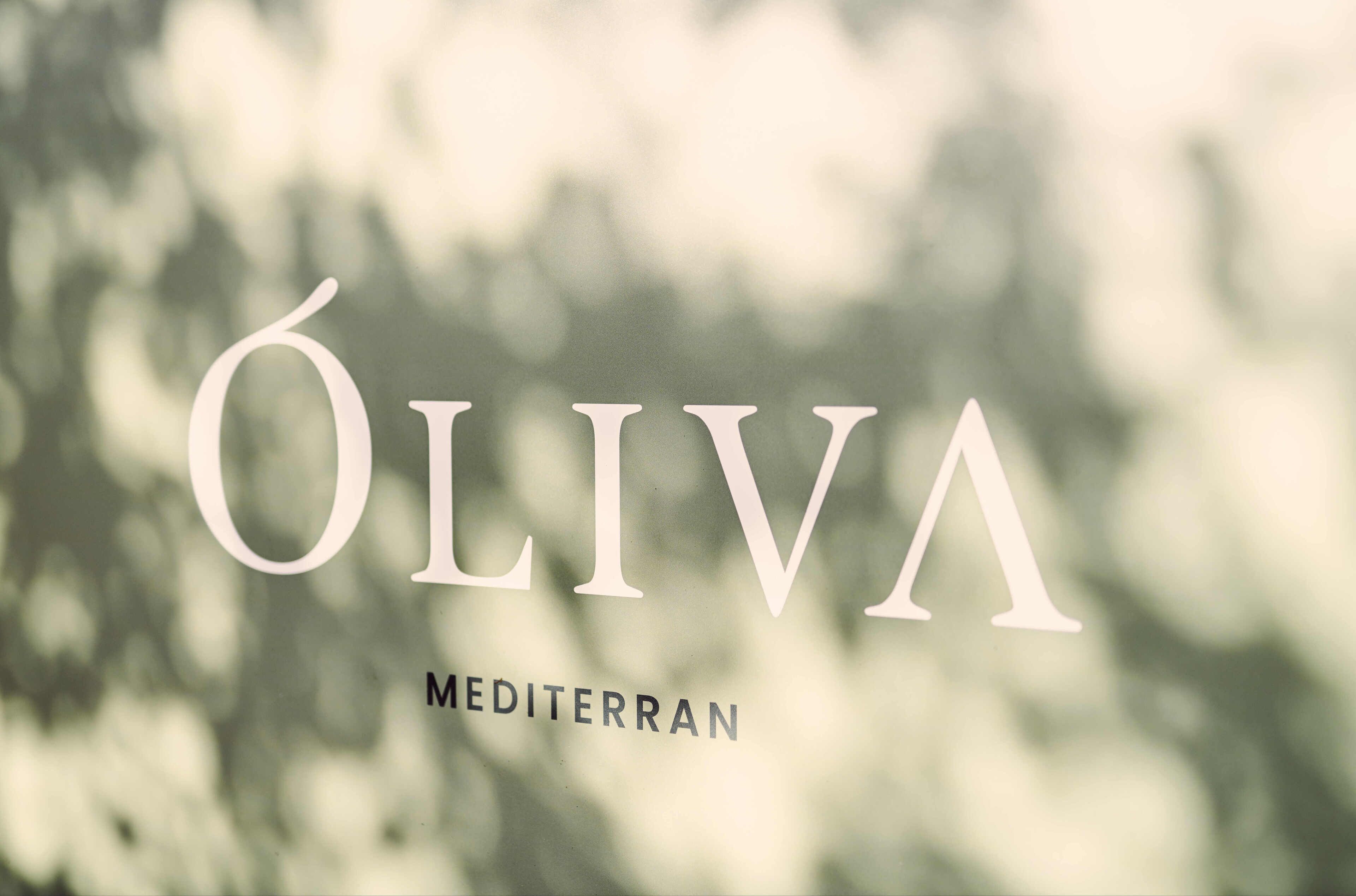 2 restaurants, breakfast served