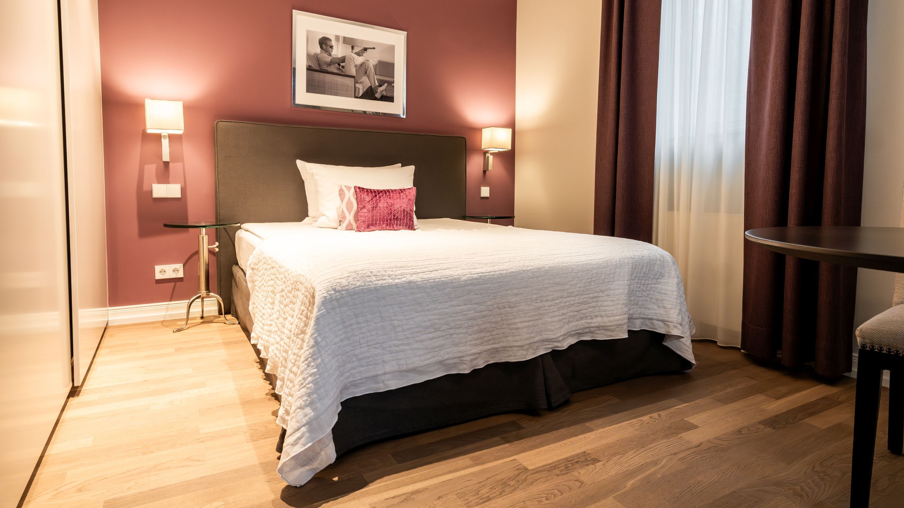 Studio | Ylelliset vuodevaatteet, pillowtop-patjalliset sängyt